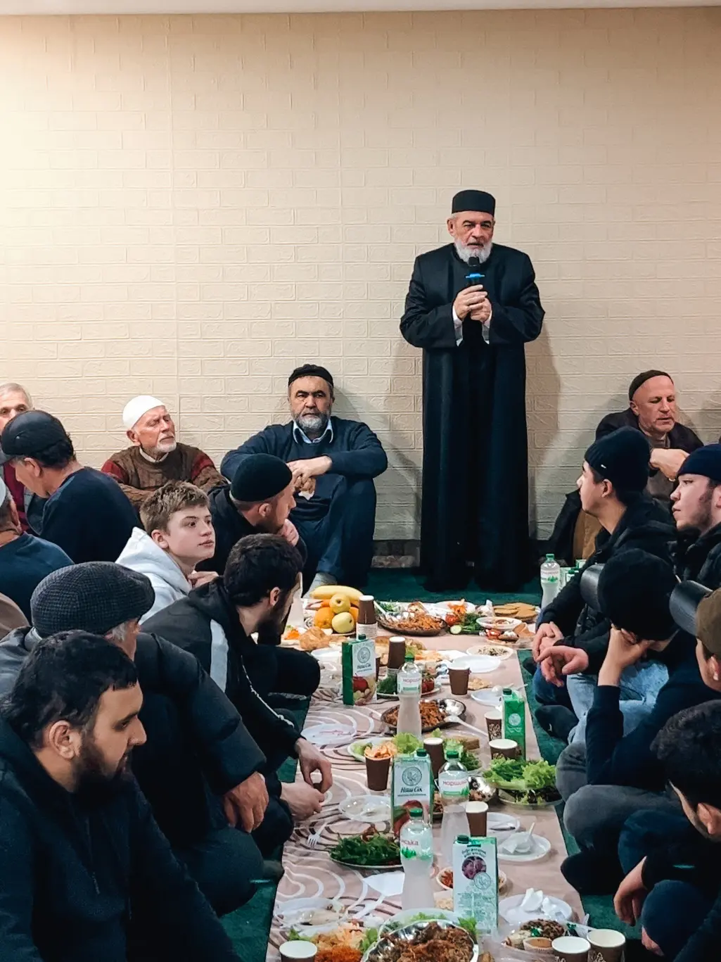 في 15 مارس، اجتمع مسلمو أوديسا والضيوف المدعوون معًا في غرفة صلاة جديدة لتناول إفطار رسمي