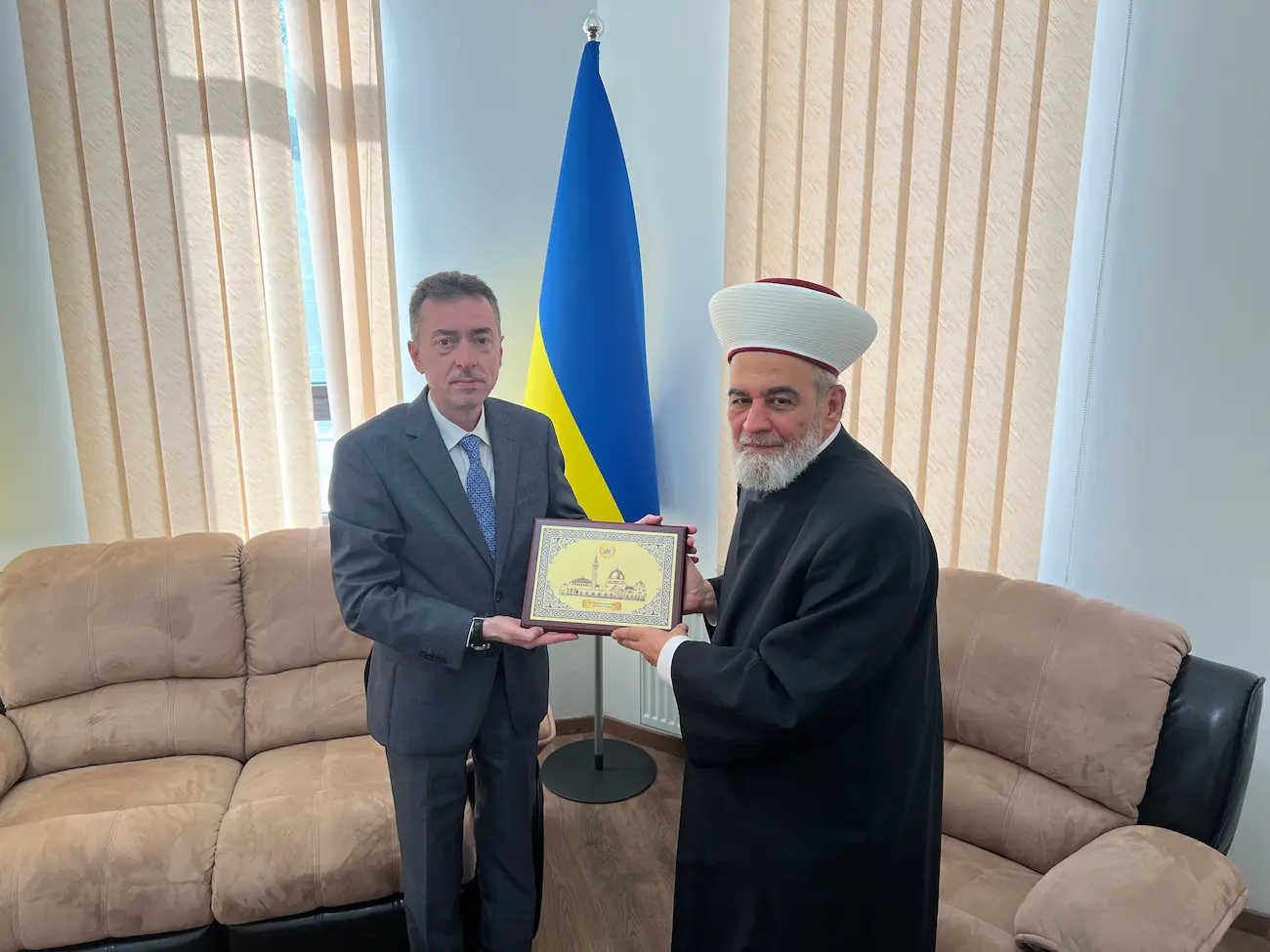 02.07.2025 мечеть «ар-Рахма» посетил временно поверенный по делам Республики Ирак в Украине Тарек Адил Казем